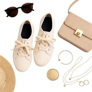 Tommy Hilfiger Toni Monogram Canvas Sneakers White Lace-Up Low Top 8.5M in GUC